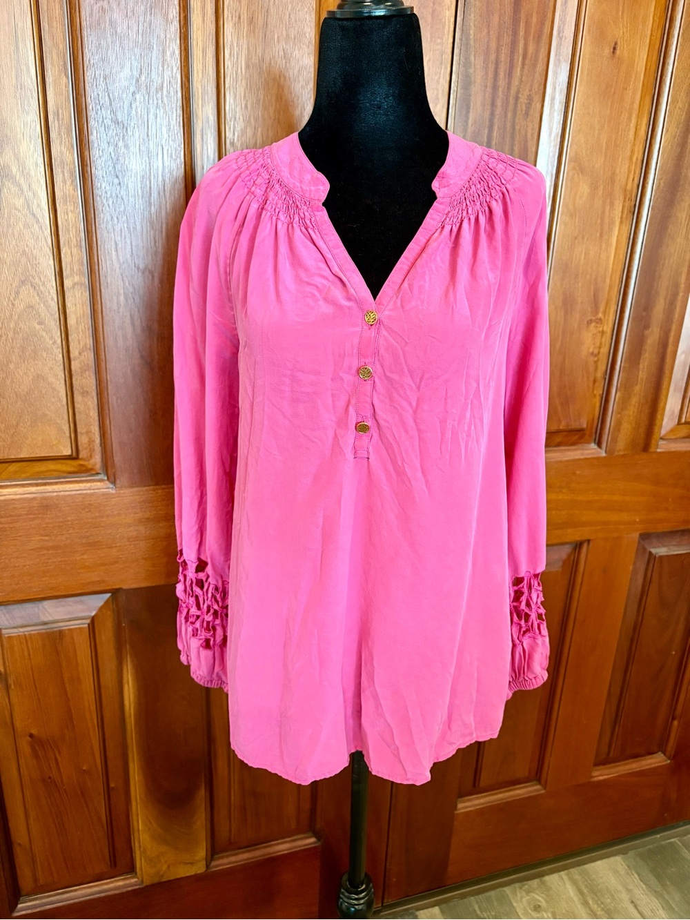Lilly Pulitzer Elsa Silk Top Mandevilla Pink Size Small Wrist Laser Cutouts
